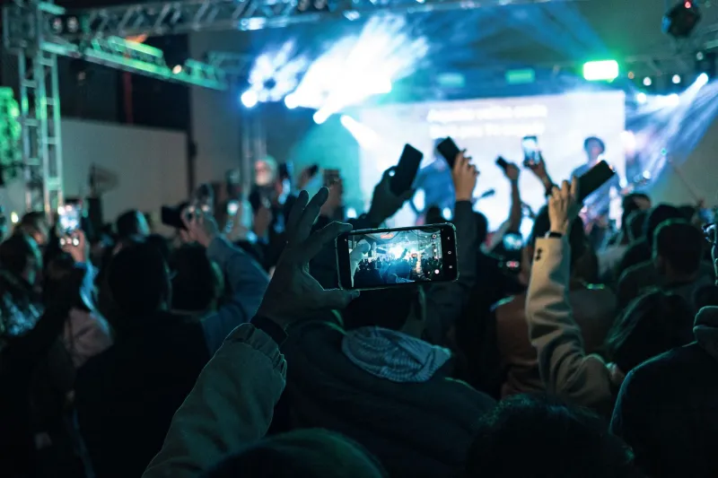 The Crowd Is the Critic Now: How Comment Sections Took Over Music Journalism