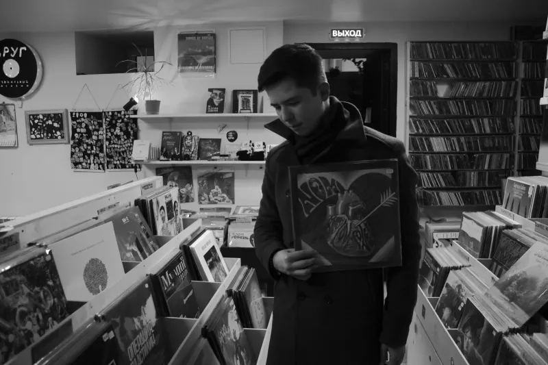 Grooves Over Gigabytes: Why Gen Z Is Dropping Real Money on Records They Could Stream for Free